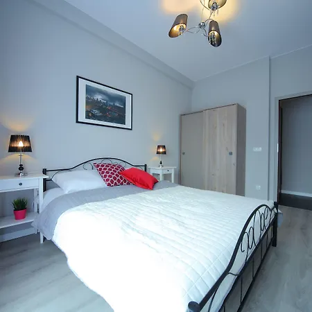 アパート Arianska